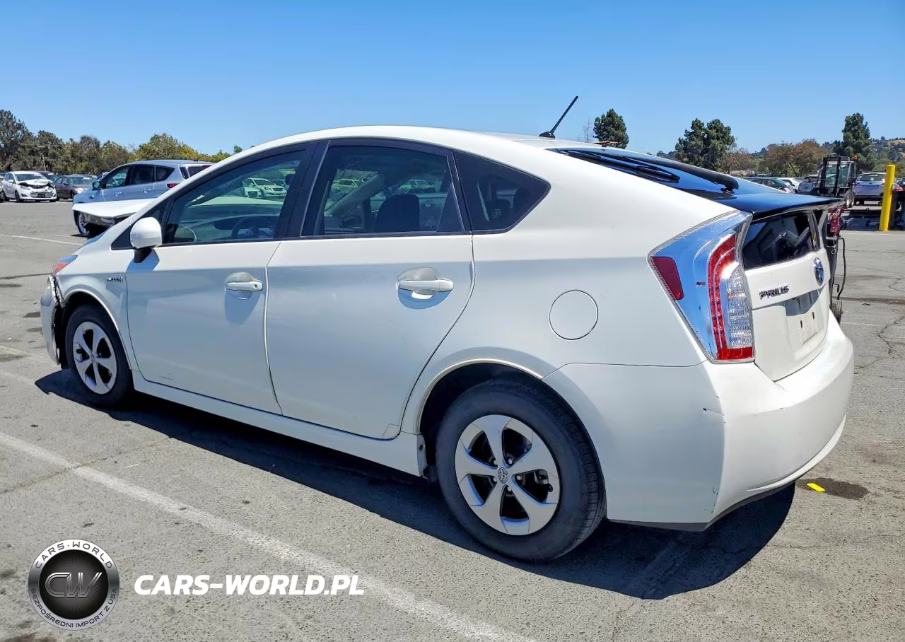 2015 Toyota Prius Two VIN:JTDKN3DU4F0473644 - 2
