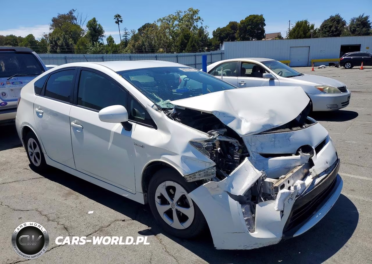 2015 Toyota Prius Two VIN:JTDKN3DU4F0473644 - 4