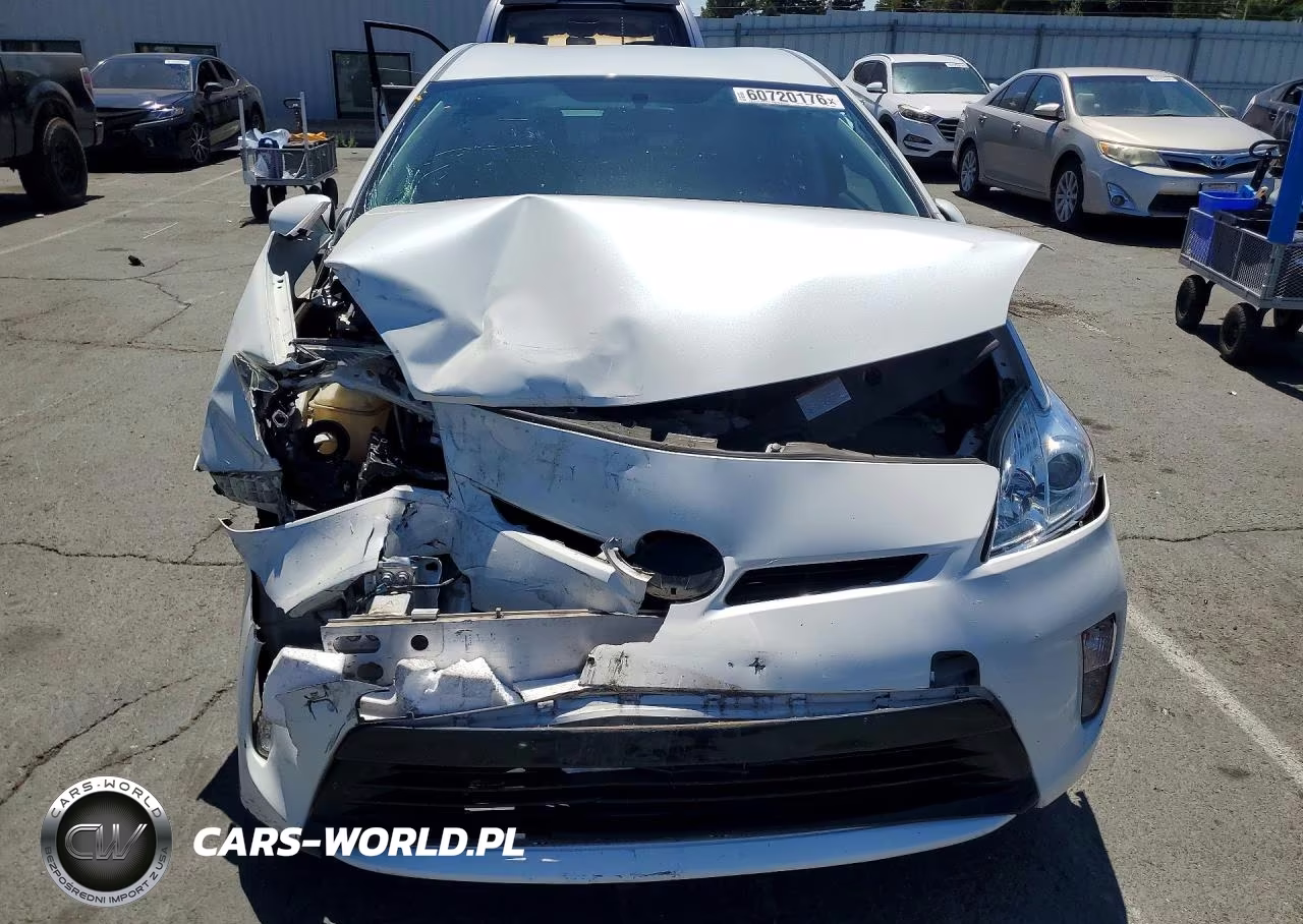2015 Toyota Prius Two VIN:JTDKN3DU4F0473644 - 5