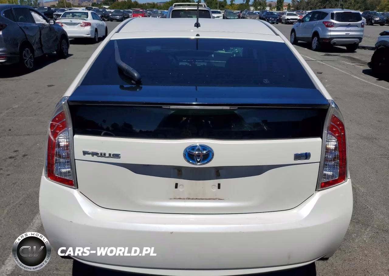 2015 Toyota Prius Two VIN:JTDKN3DU4F0473644 - 6
