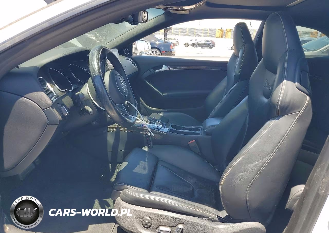 2015 Audi Rs5 VIN:WUAC6AFRXFA900322 - 7