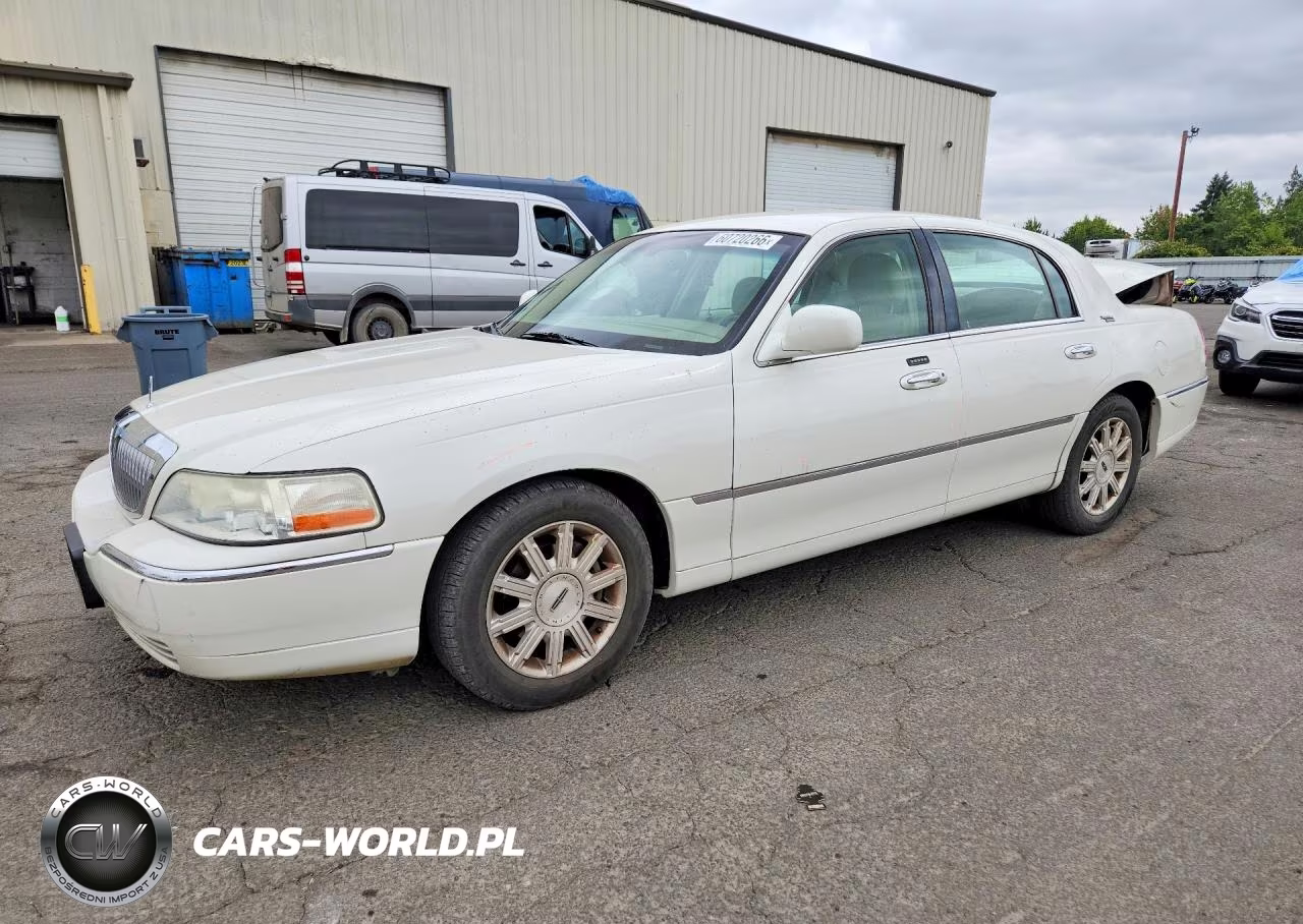 2006 Lincoln Town Car Signature Limited