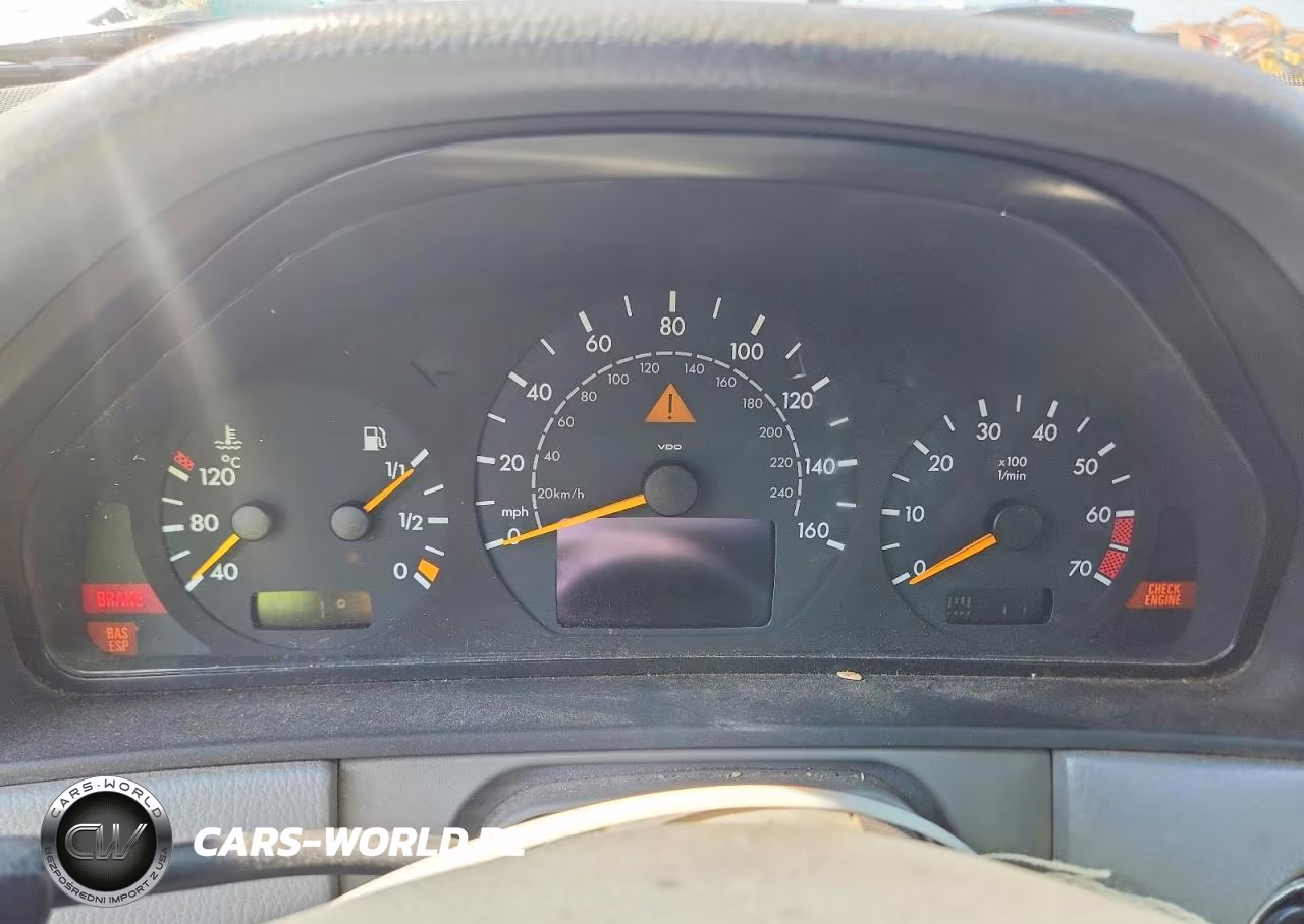 2002 Mercedes-Benz E 320 4Matic VIN:WDBJF82J72X063922 - 9