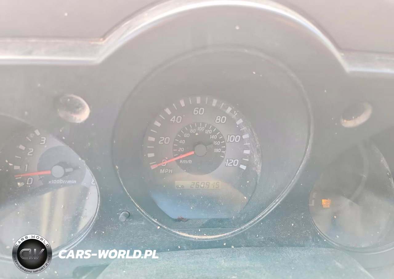 2002 Nissan Xterra Xe-V6 VIN:5N1ED28T82C578381 - 9