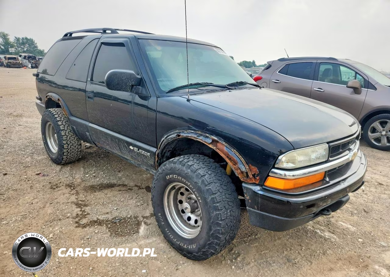 2002 Chevrolet Blazer VIN:1GNCT18W02K194224 - 4