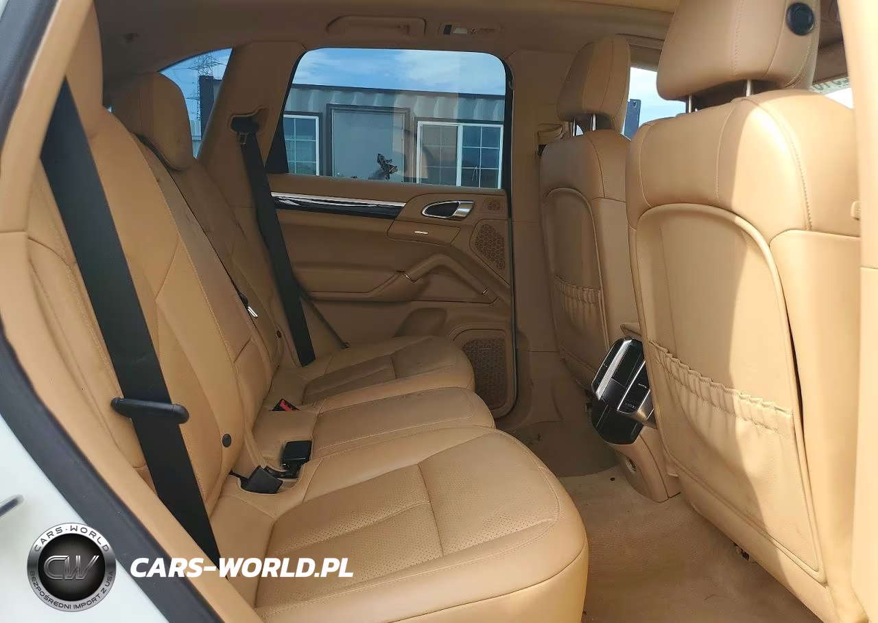 2013 Porsche Cayenne S VIN:WP1AB2A27DLA84749 - 10