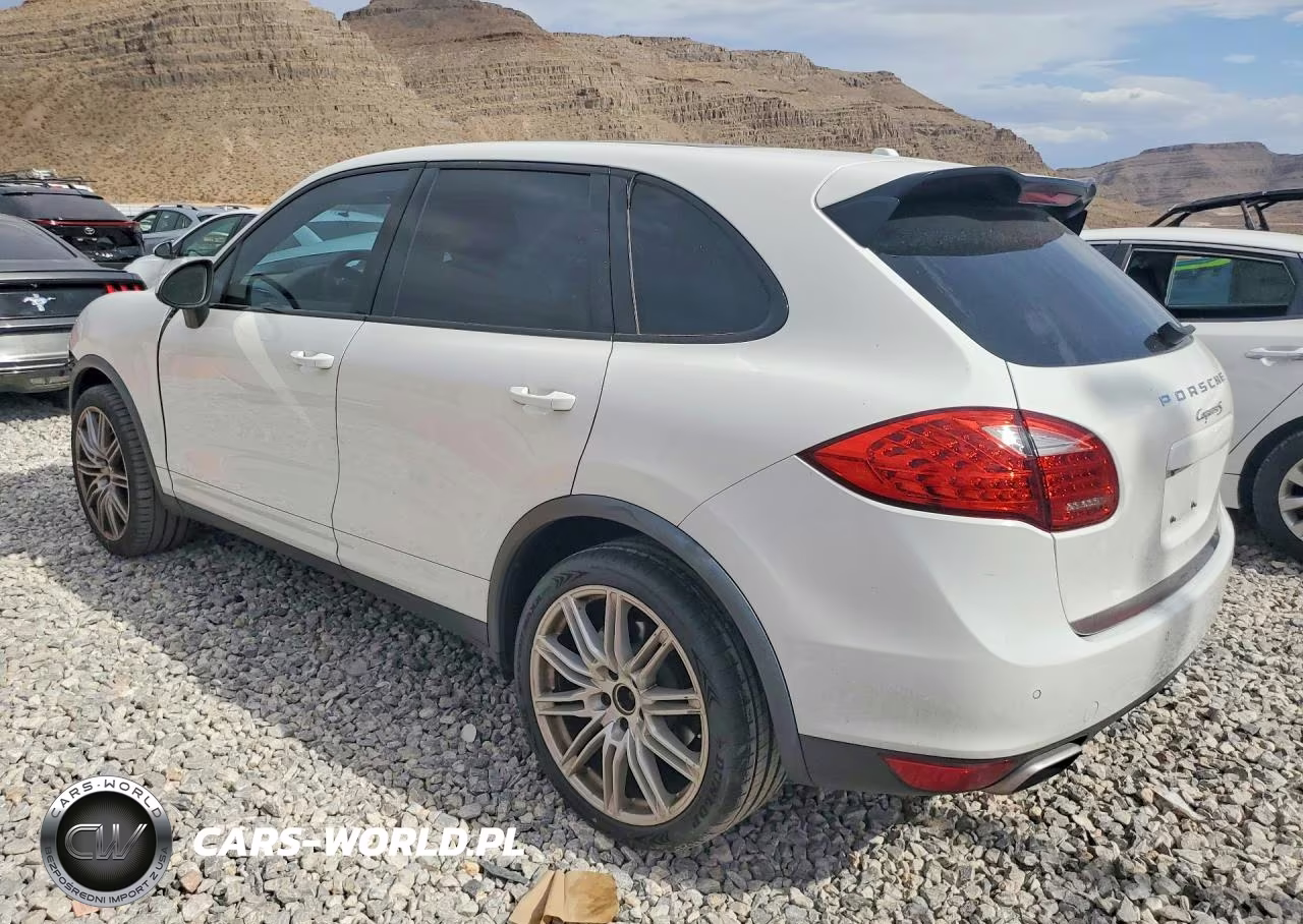 2013 Porsche Cayenne S VIN:WP1AB2A27DLA84749 - 2