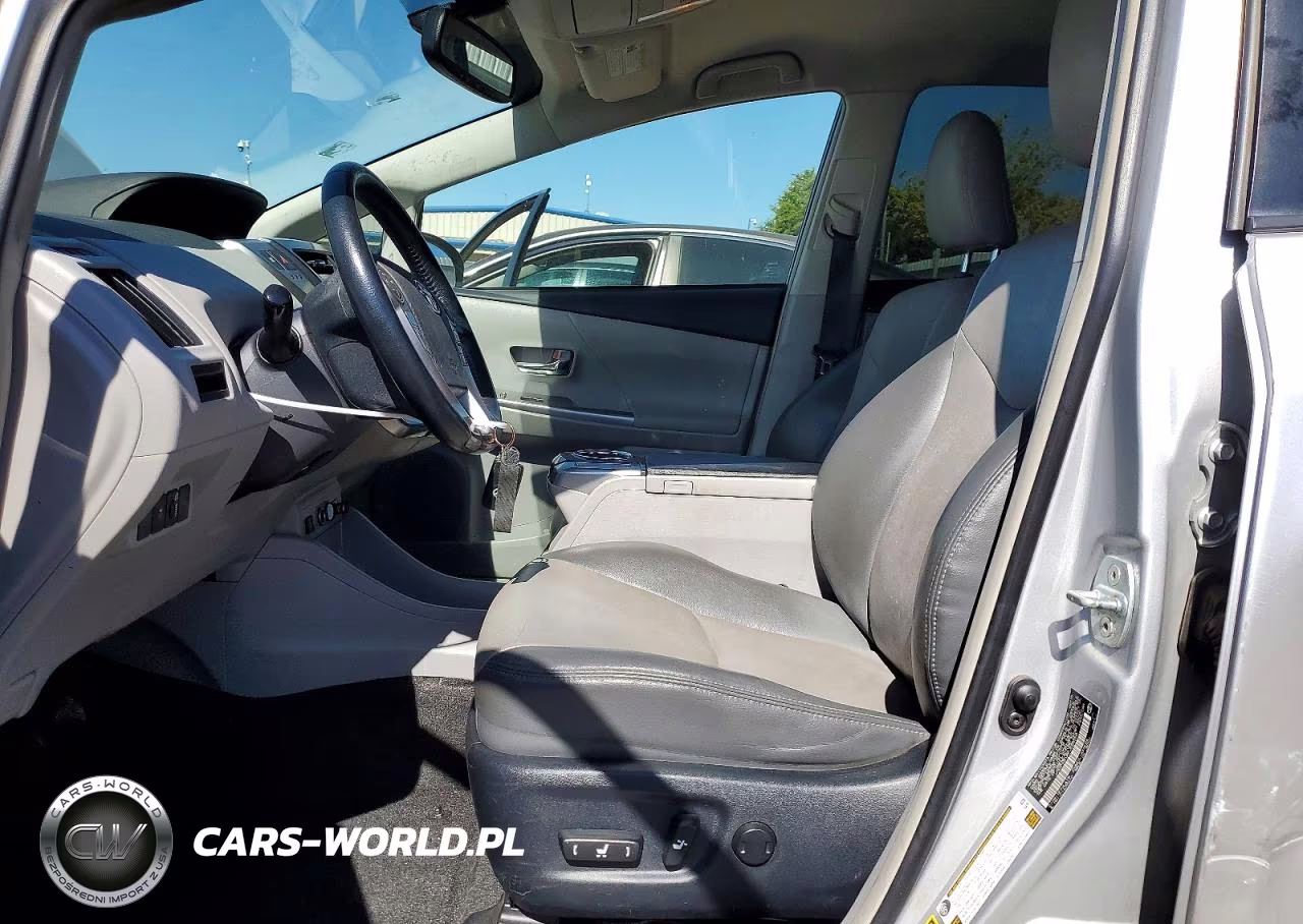 2015 Toyota Prius V Four VIN:JTDZN3EU8FJ025558 - 7
