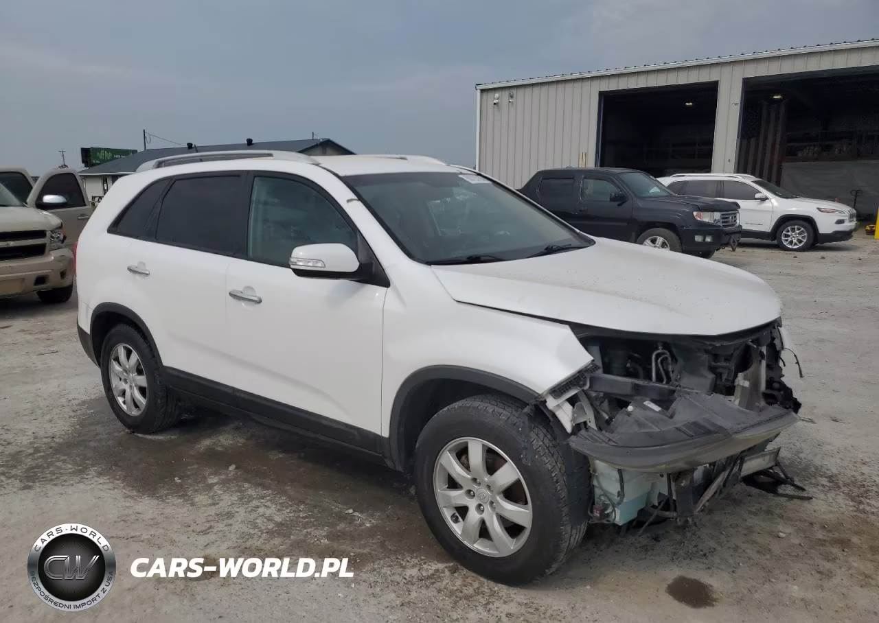 2011 Kia Sorento Base VIN:5XYKT4A11BG173716 - 4