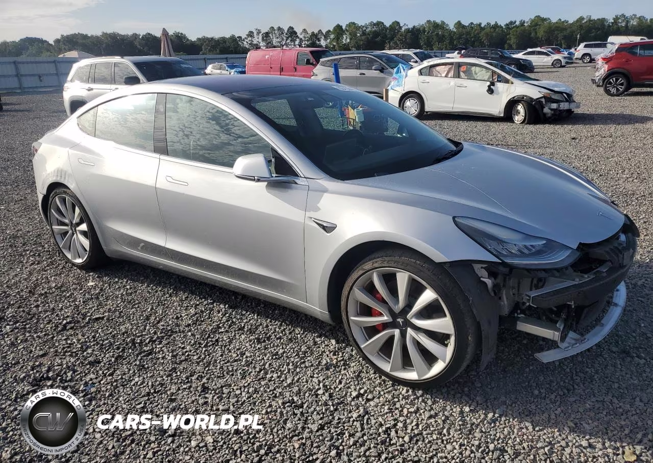 2018 Tesla Model 3 VIN:5YJ3E1EB2JF083335 - 4
