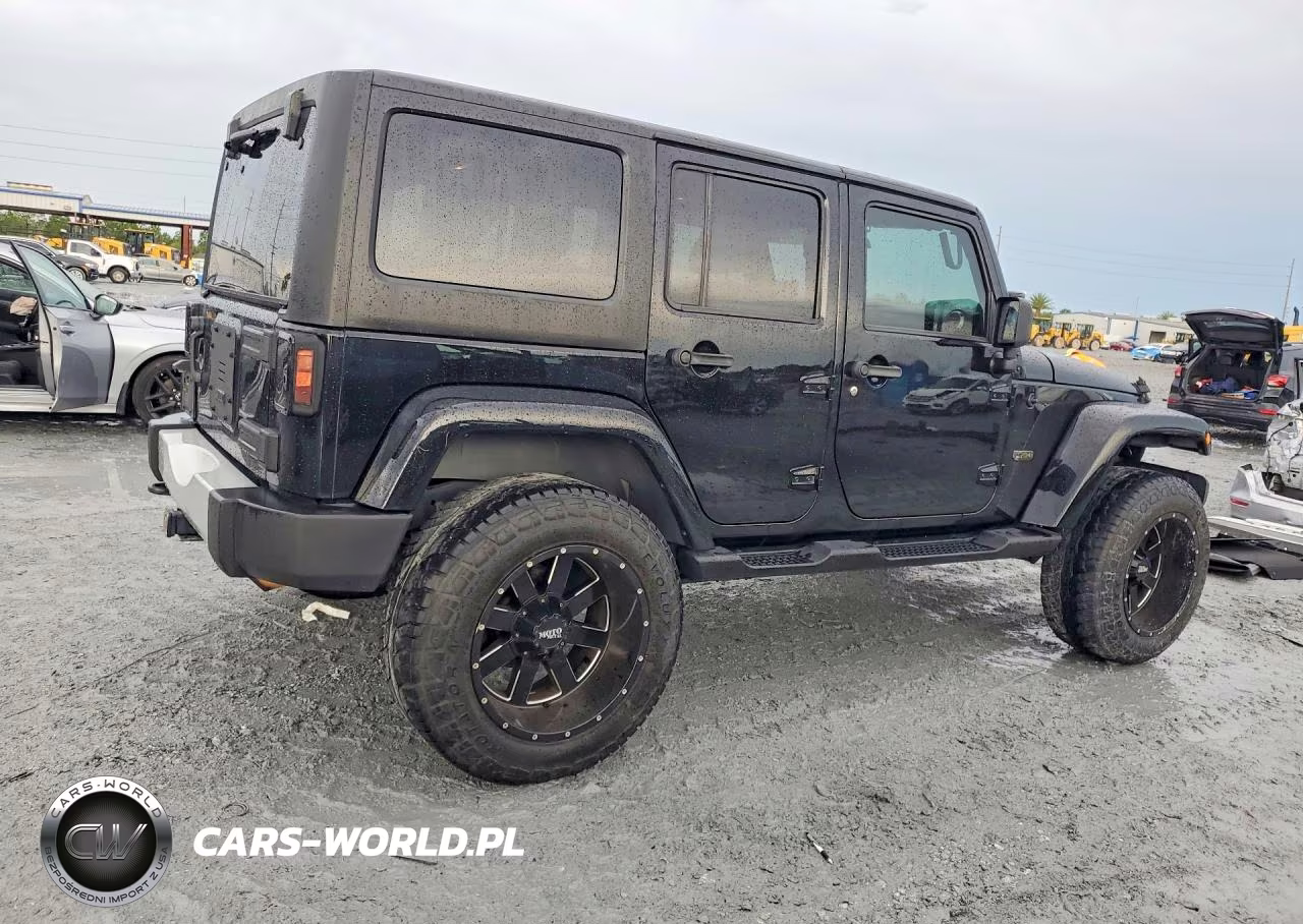 2012 Jeep Wrangler Unlimited Sahara VIN:1C4BJWEG9CL224627 - 3