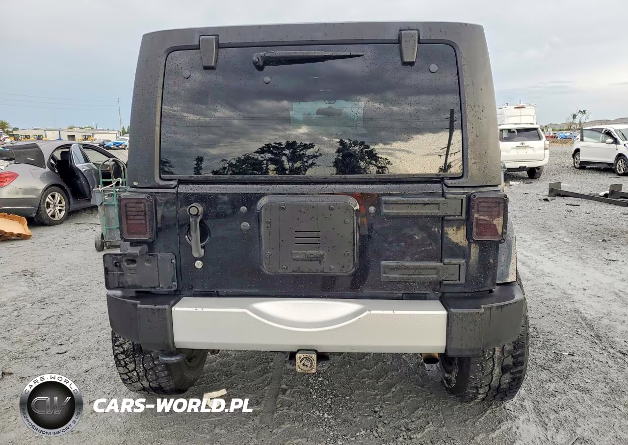 2012 Jeep Wrangler Unlimited Sahara VIN:1C4BJWEG9CL224627 - 6
