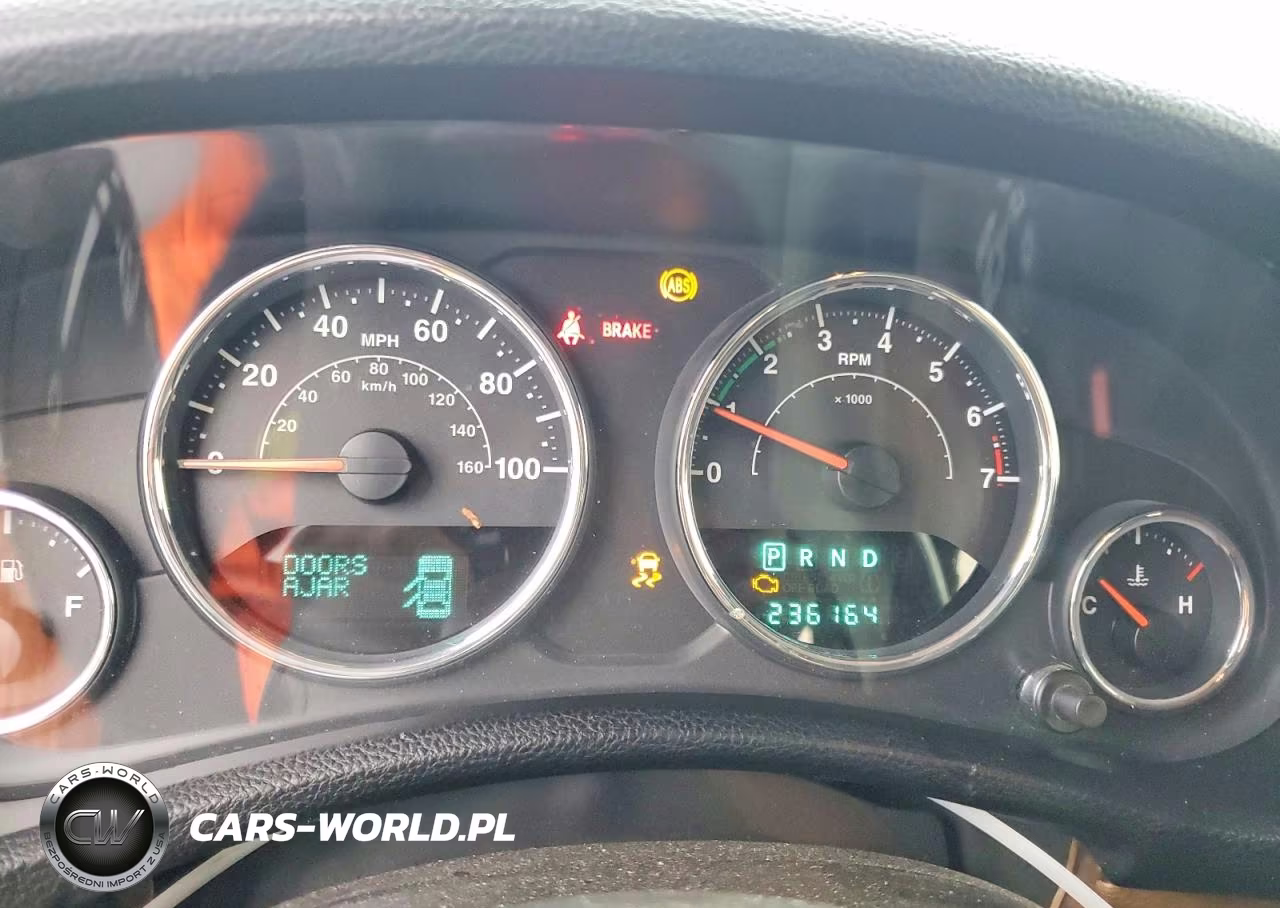 2012 Jeep Wrangler Unlimited Sahara VIN:1C4BJWEG9CL224627 - 9