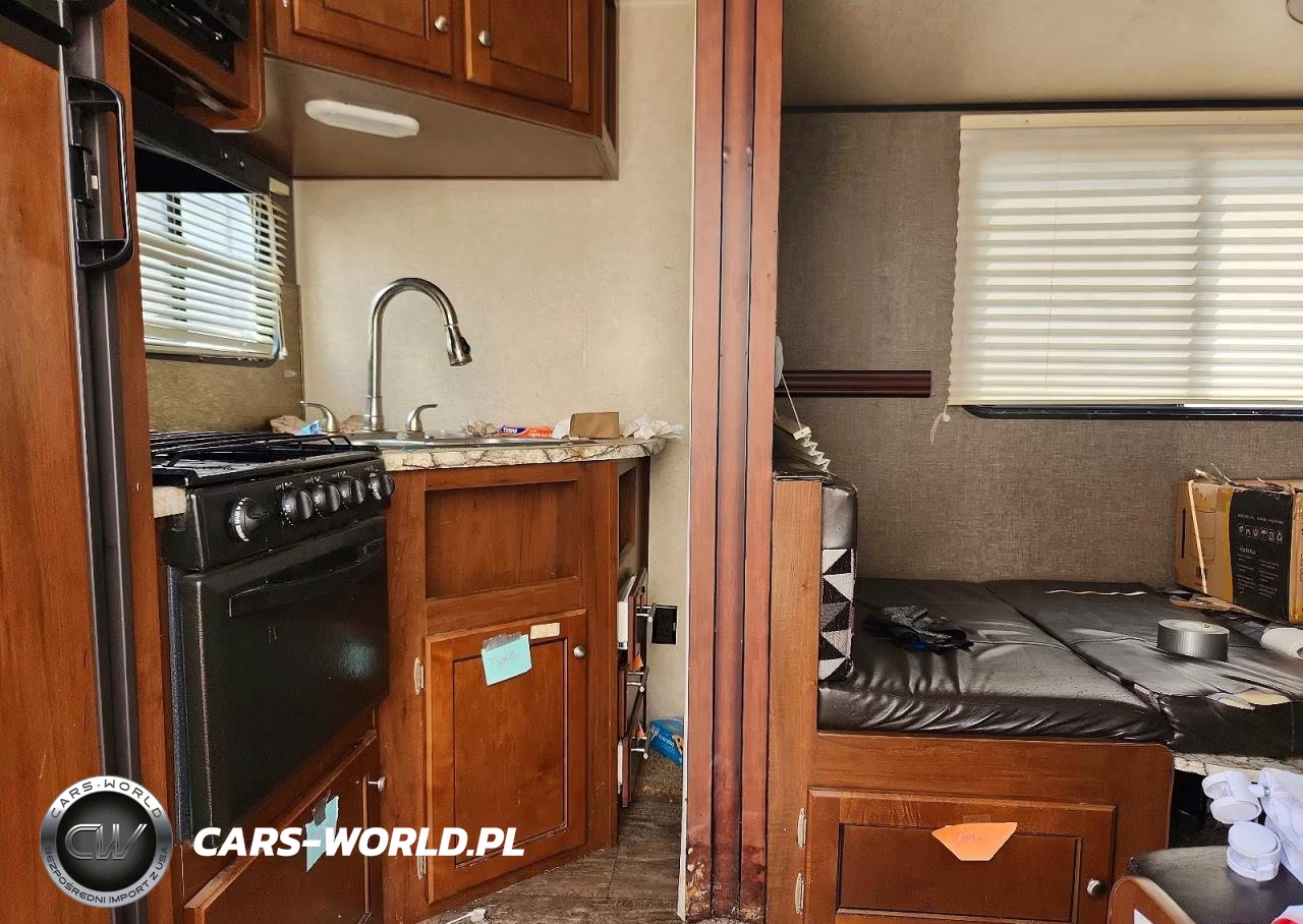 2017 Heartland Trail Runner Camper VIN:5SFEB2829HE331821 - 6