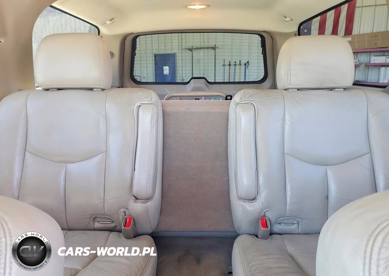 2004 Chevrolet Suburban K1500 VIN:3GNFK16Z44G143705 - 10