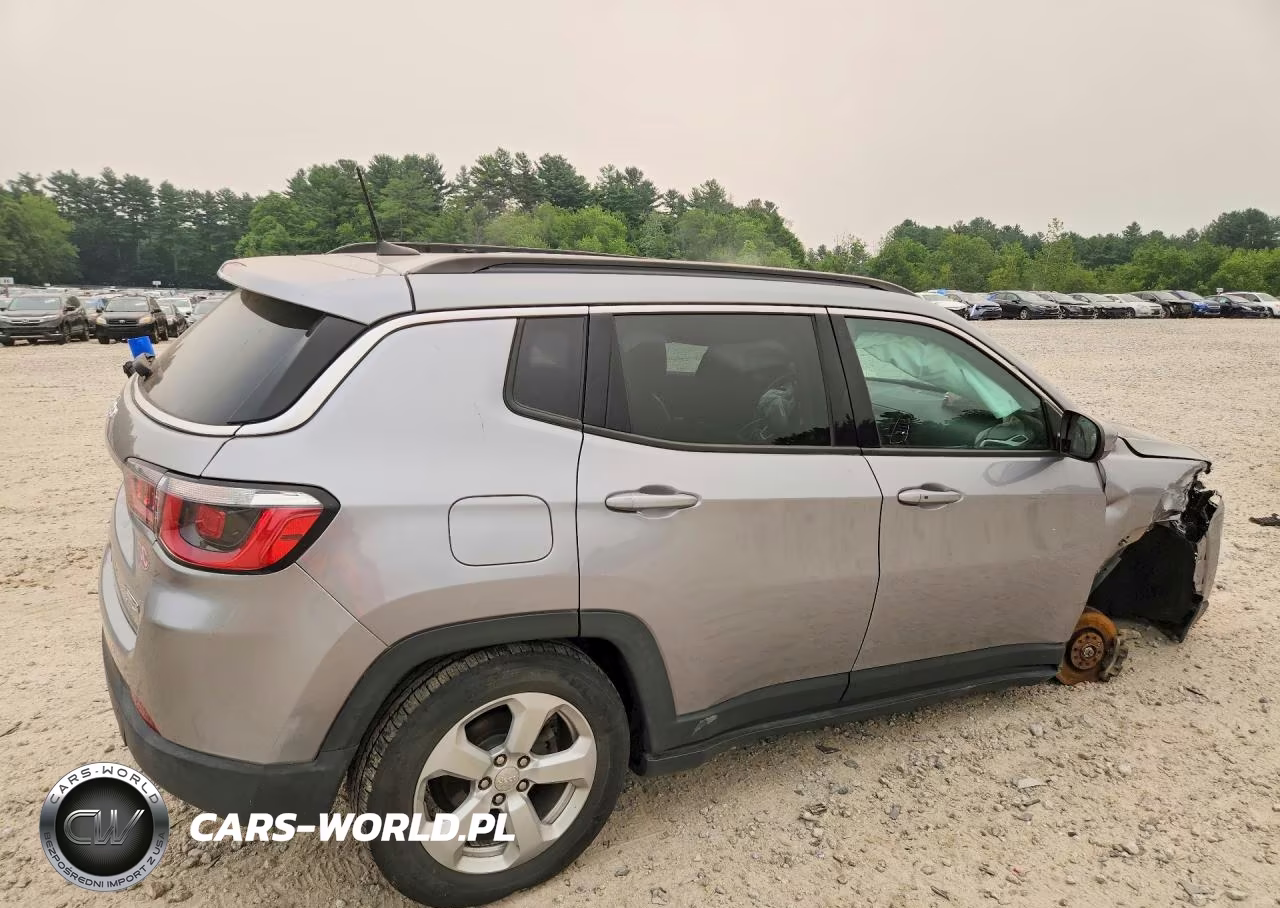 2017 Jeep Compass Latitude VIN:3C4NJDBB0HT646520 - 3