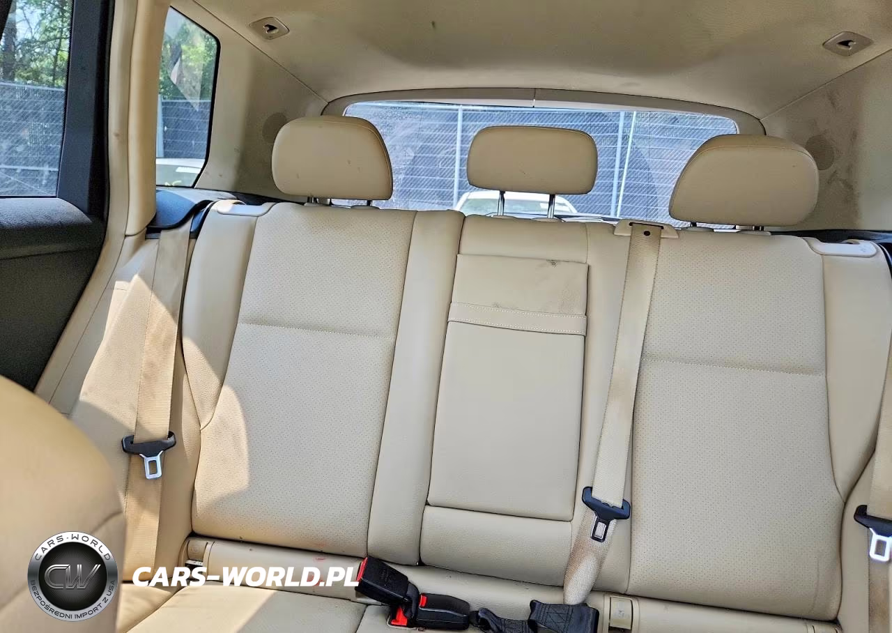 2011 Mercedes-Benz Glk 350 VIN:WDCGG5GB6BF646720 - 10