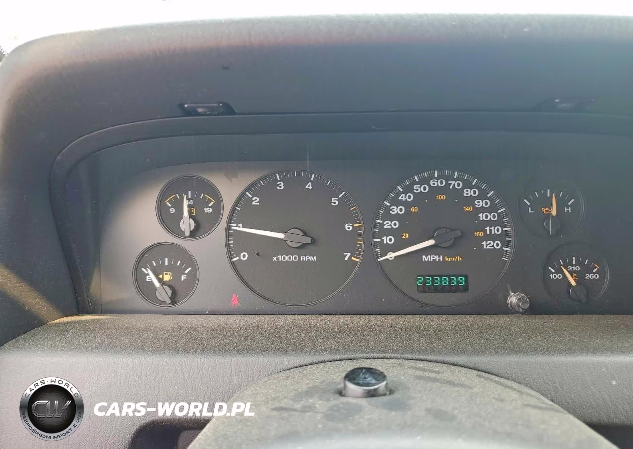 2003 Jeep Grand Cherokee Laredo VIN:1J8GW48N23C554267 - 9