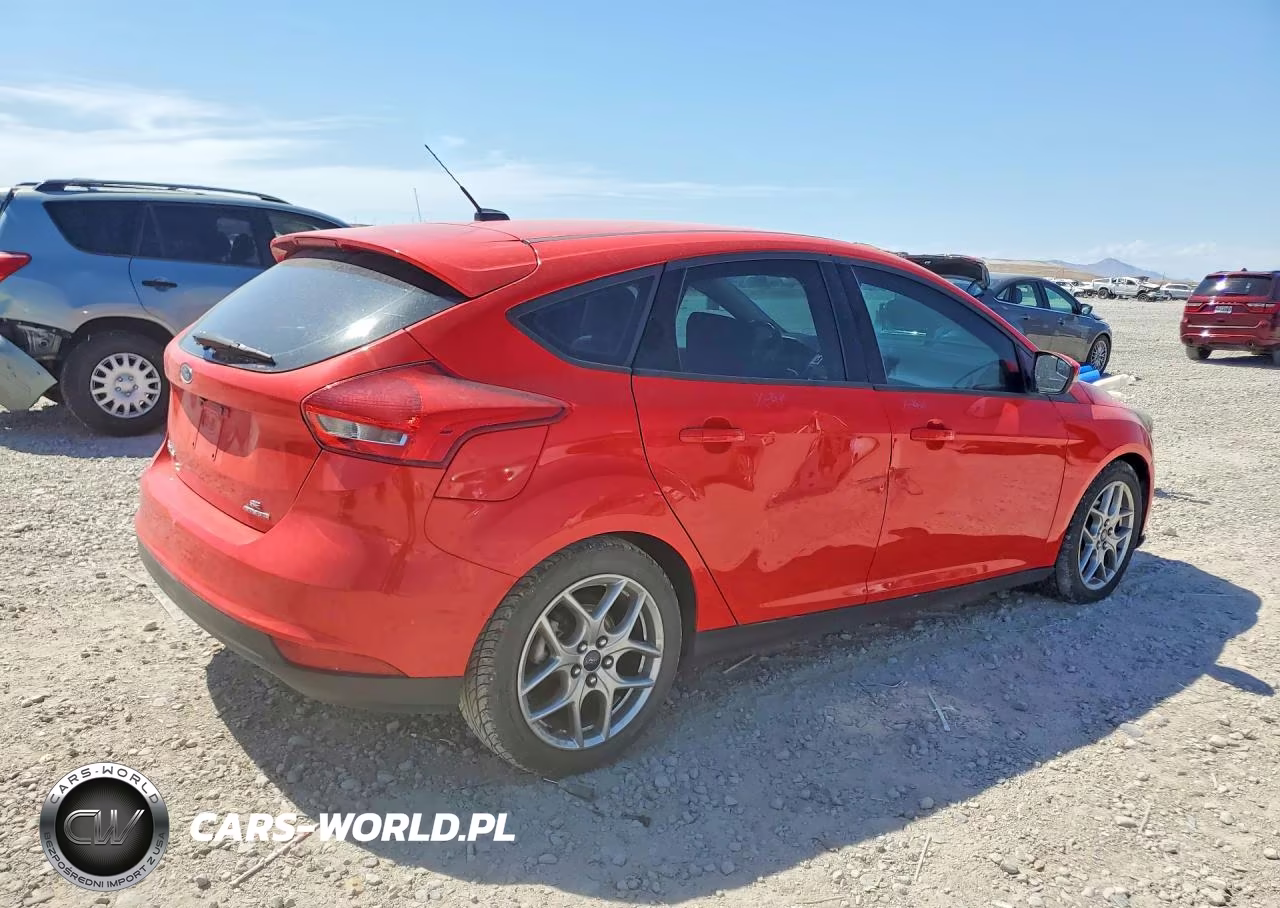 2015 Ford Focus Se VIN:1FADP3K23FL255851 - 3