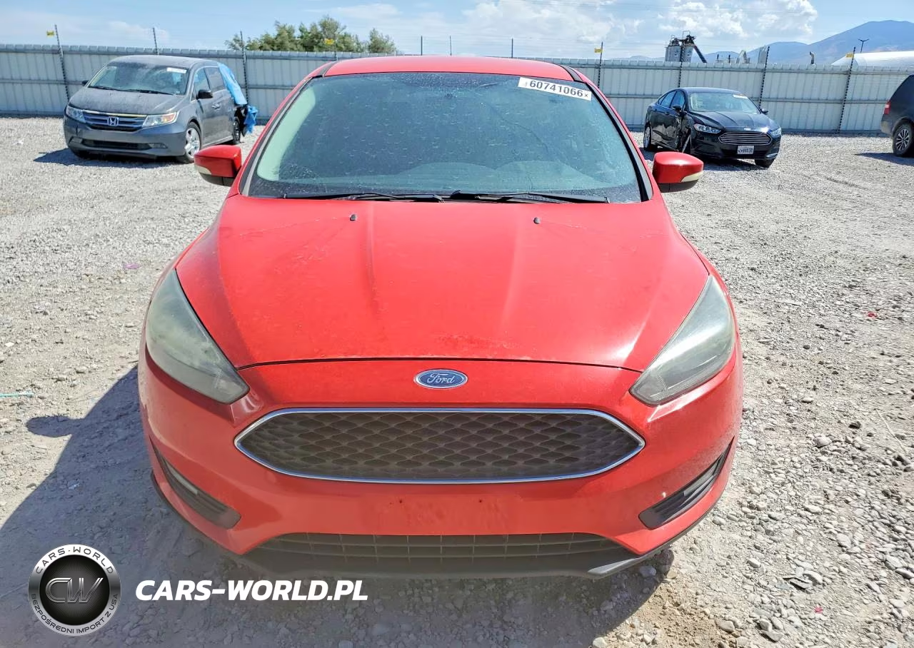 2015 Ford Focus Se VIN:1FADP3K23FL255851 - 5