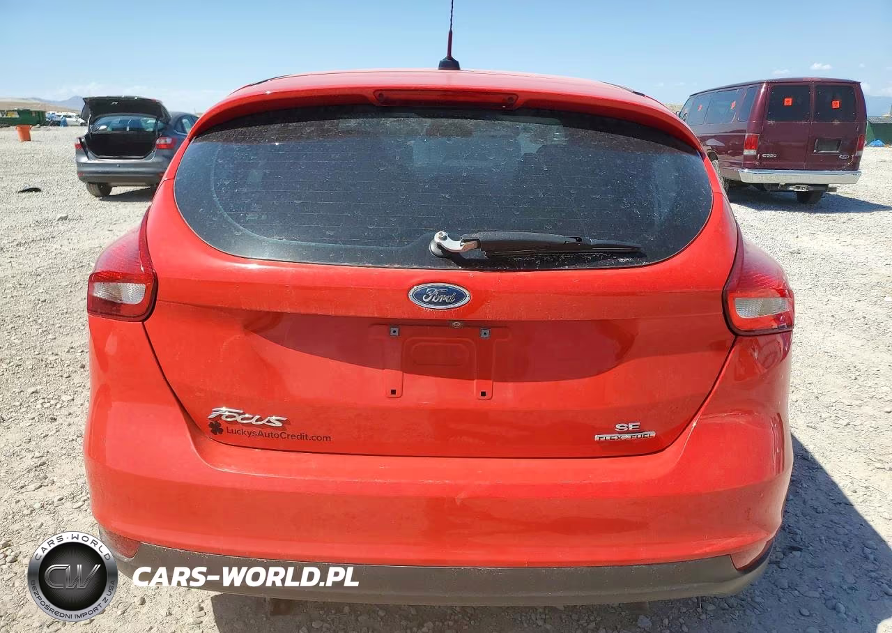 2015 Ford Focus Se VIN:1FADP3K23FL255851 - 6