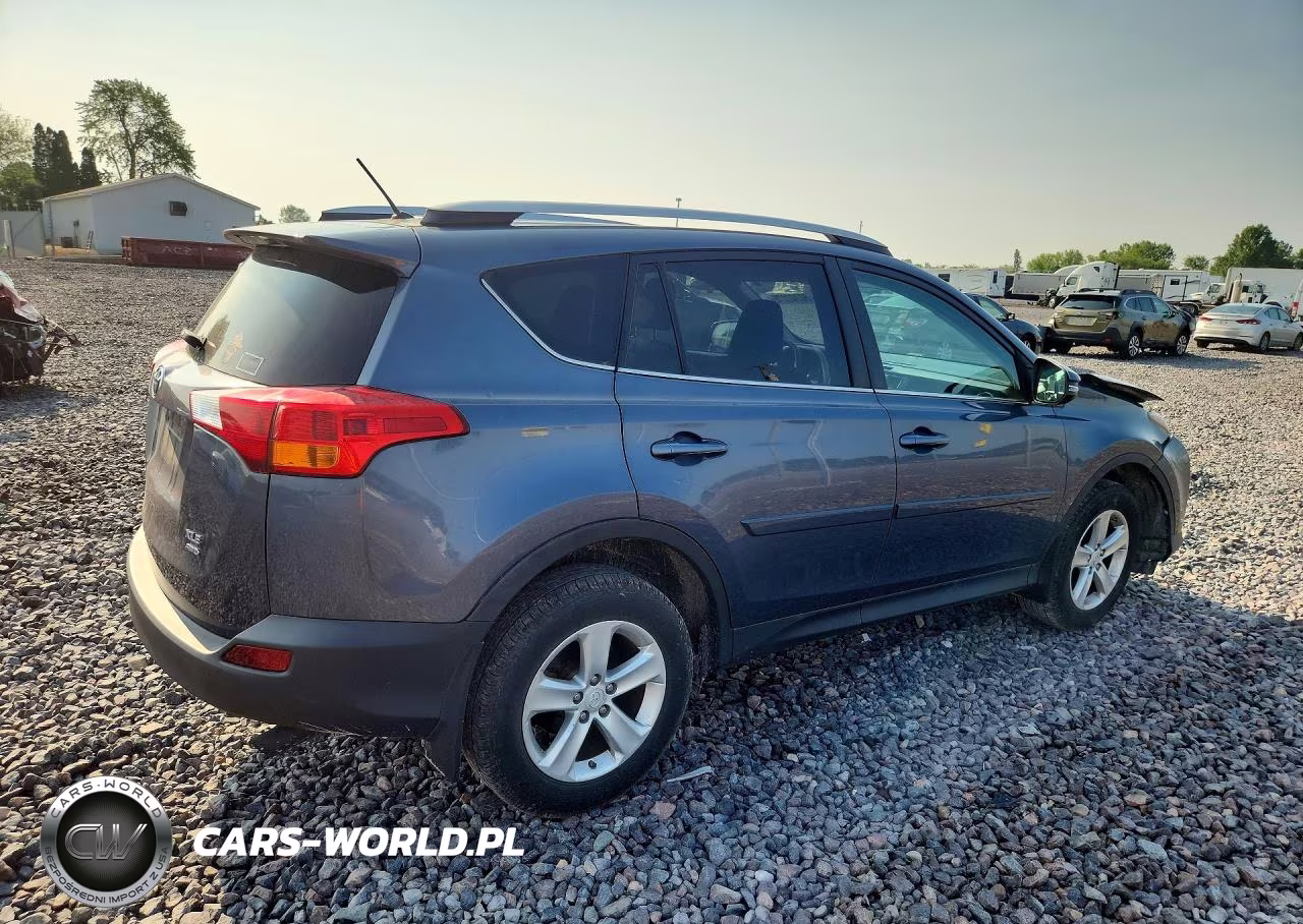 2013 Toyota Rav4 Xle VIN:2T3RFREV7DW111810 - 3