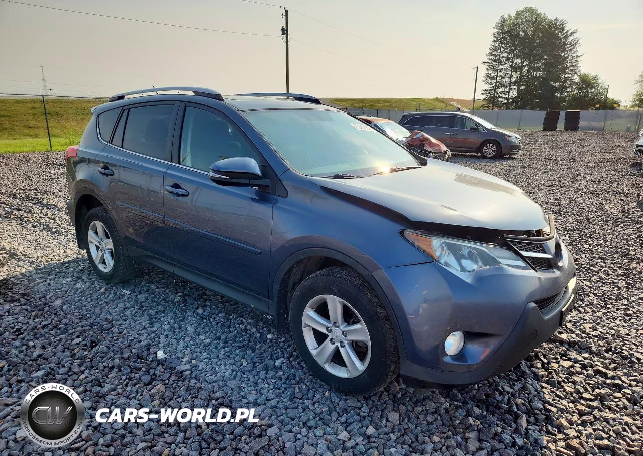 2013 Toyota Rav4 Xle VIN:2T3RFREV7DW111810 - 4