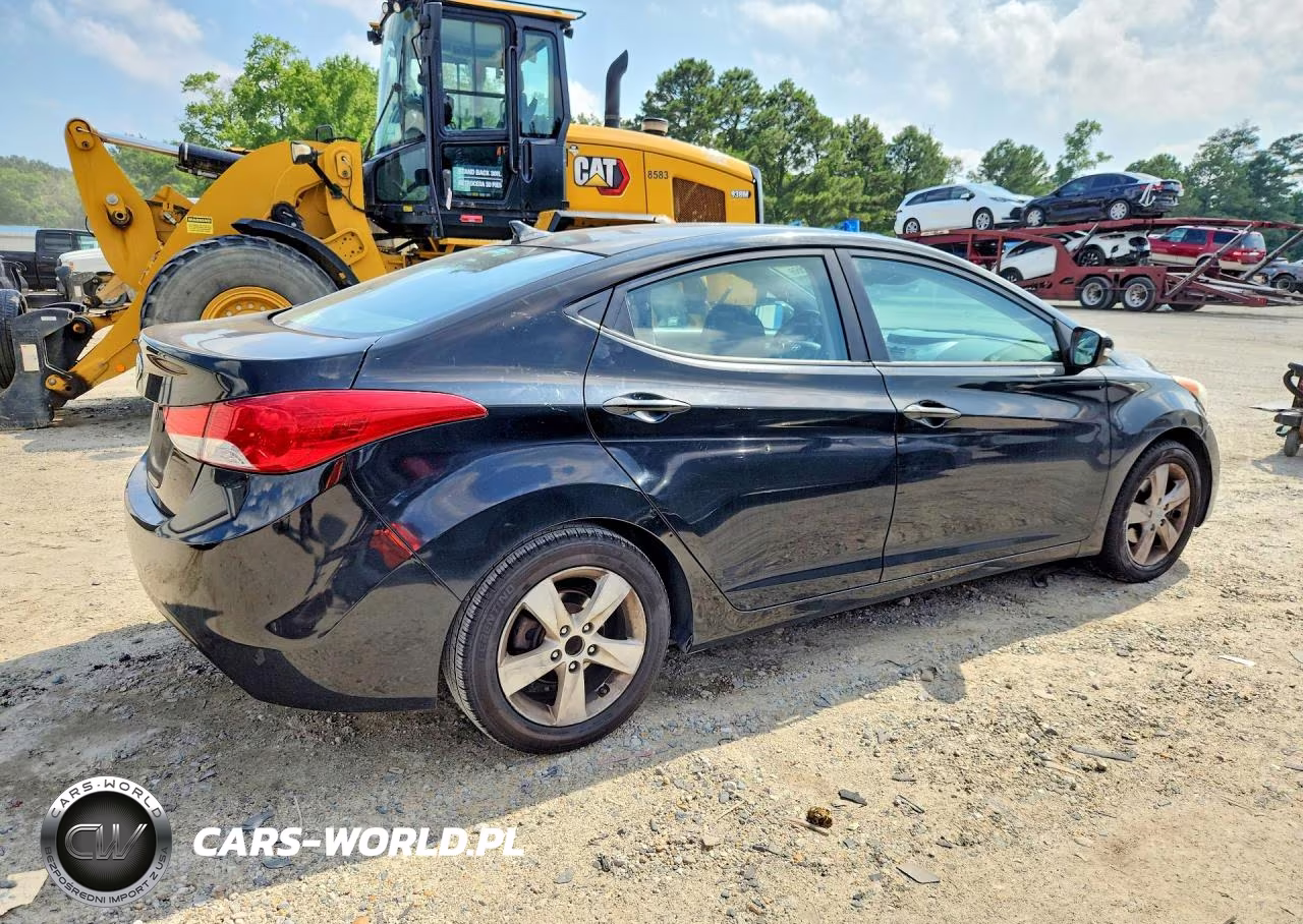 2013 Hyundai Elantra Gls VIN:KMHDH4AE8DU611917 - 3