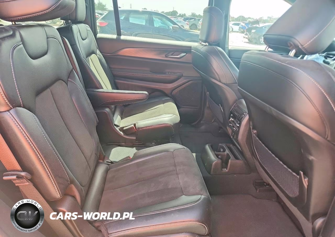 2023 Jeep Grand Cherokee L Laredo VIN:1C4RJKAG0P8842070 - 11