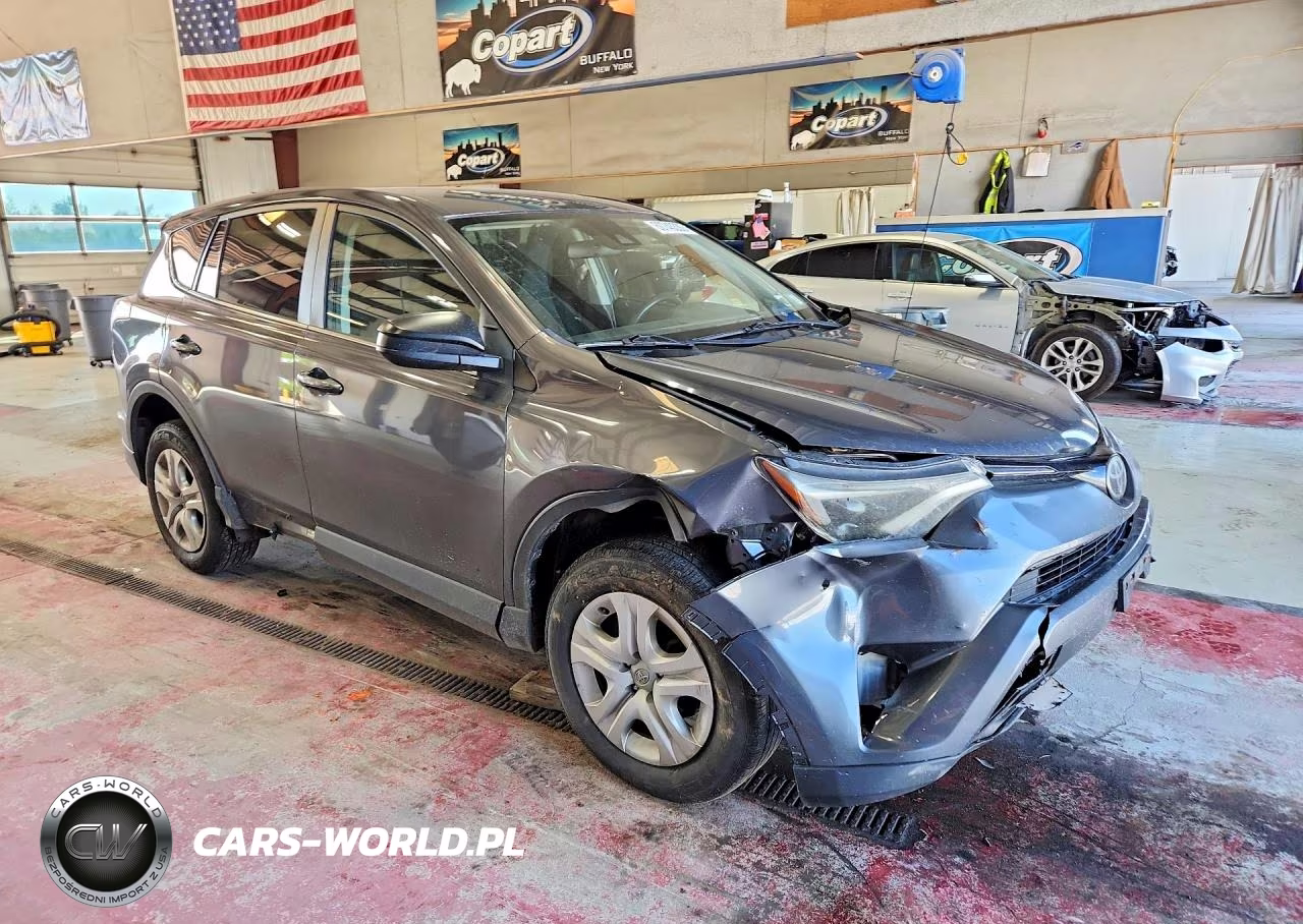 2018 Toyota Rav4 Le VIN:2T3BFREV6JW776565 - 4