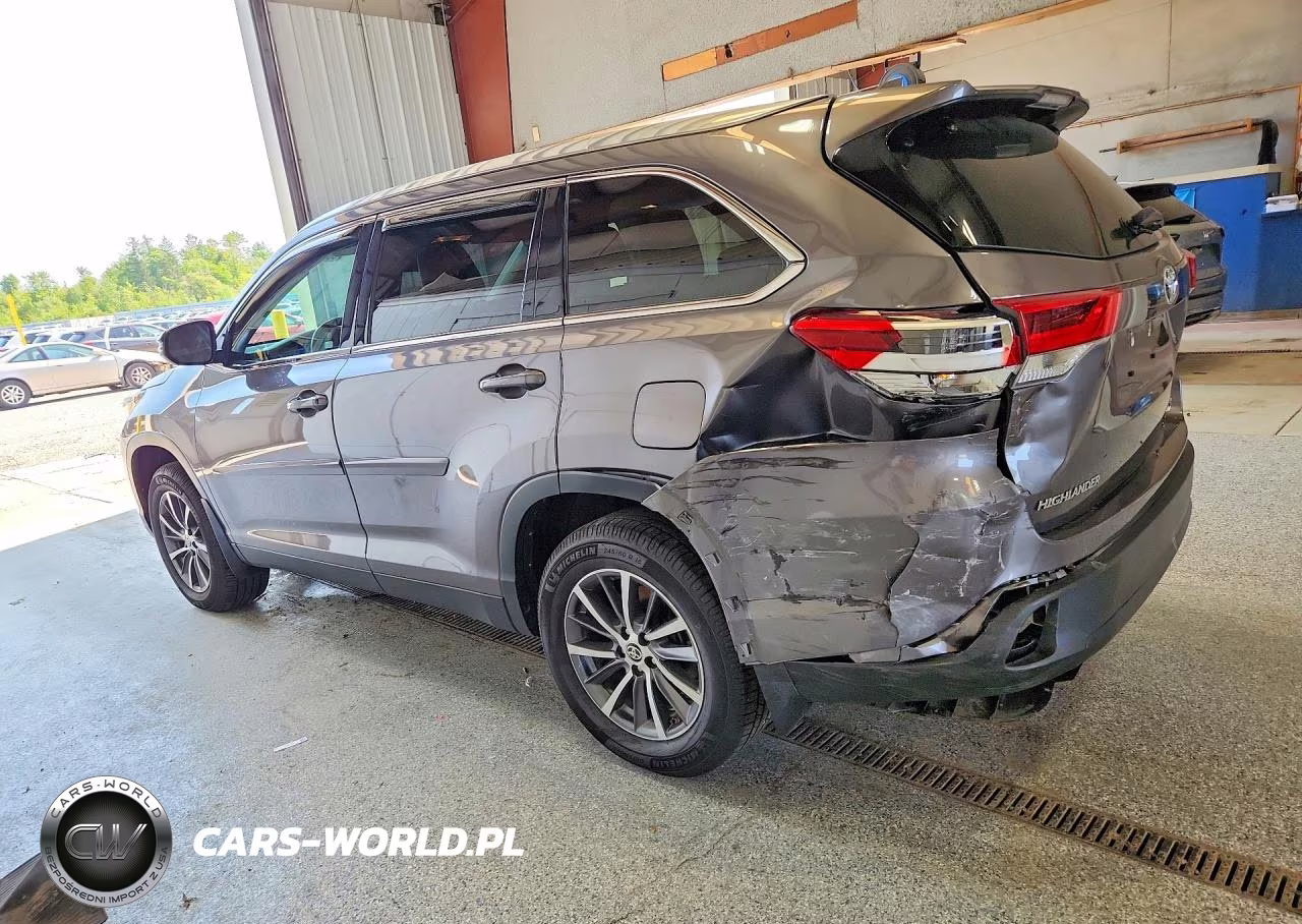 2019 Toyota Highlander Xle VIN:5TDJZRFH7KS630044 - 2