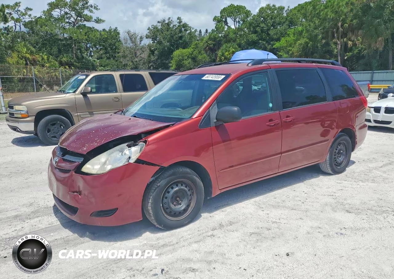 2010 Toyota Sienna Le 7-Passenger