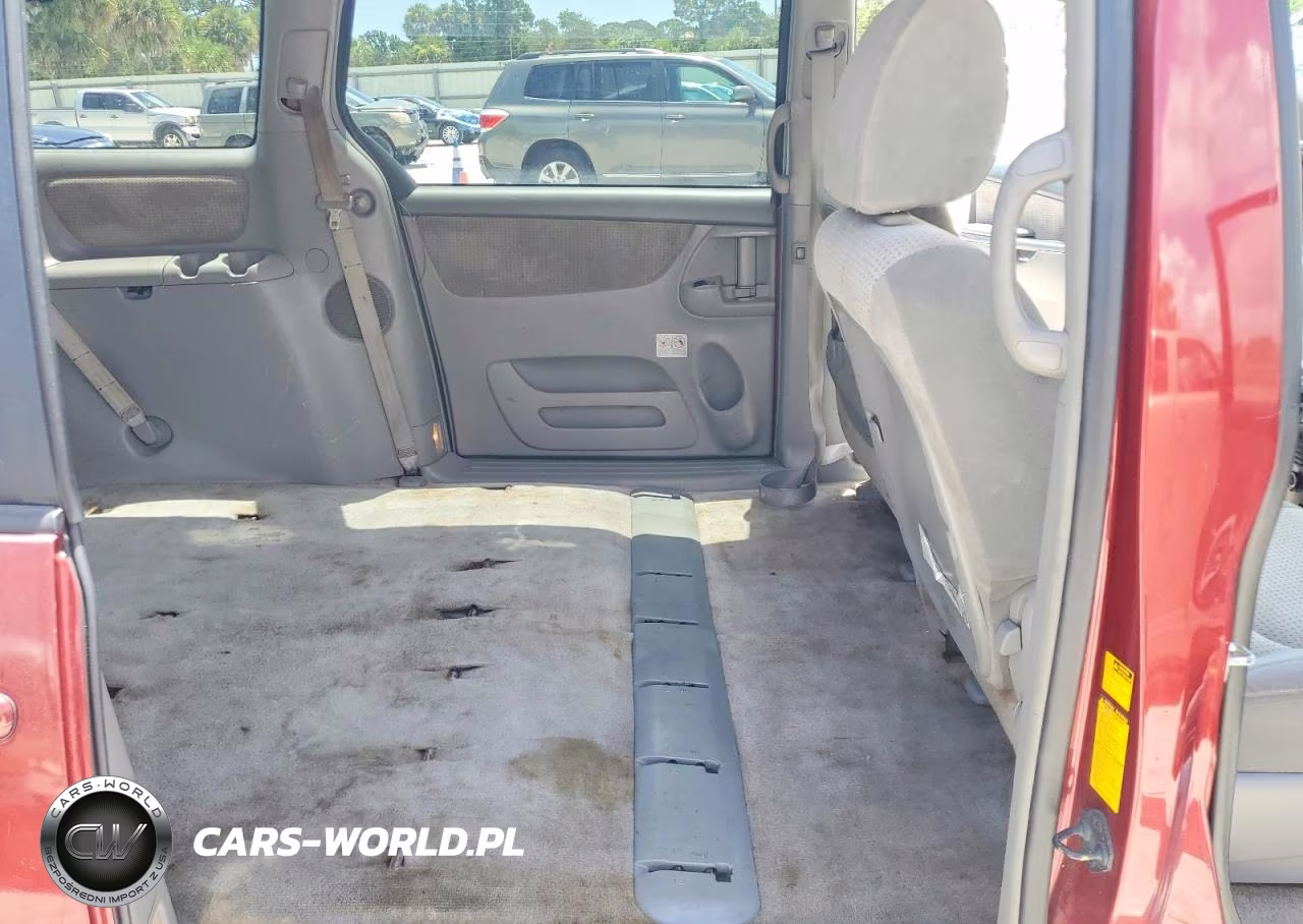 2010 Toyota Sienna Le 7-Passenger VIN:5TDKK4CC3AS323506 - 11