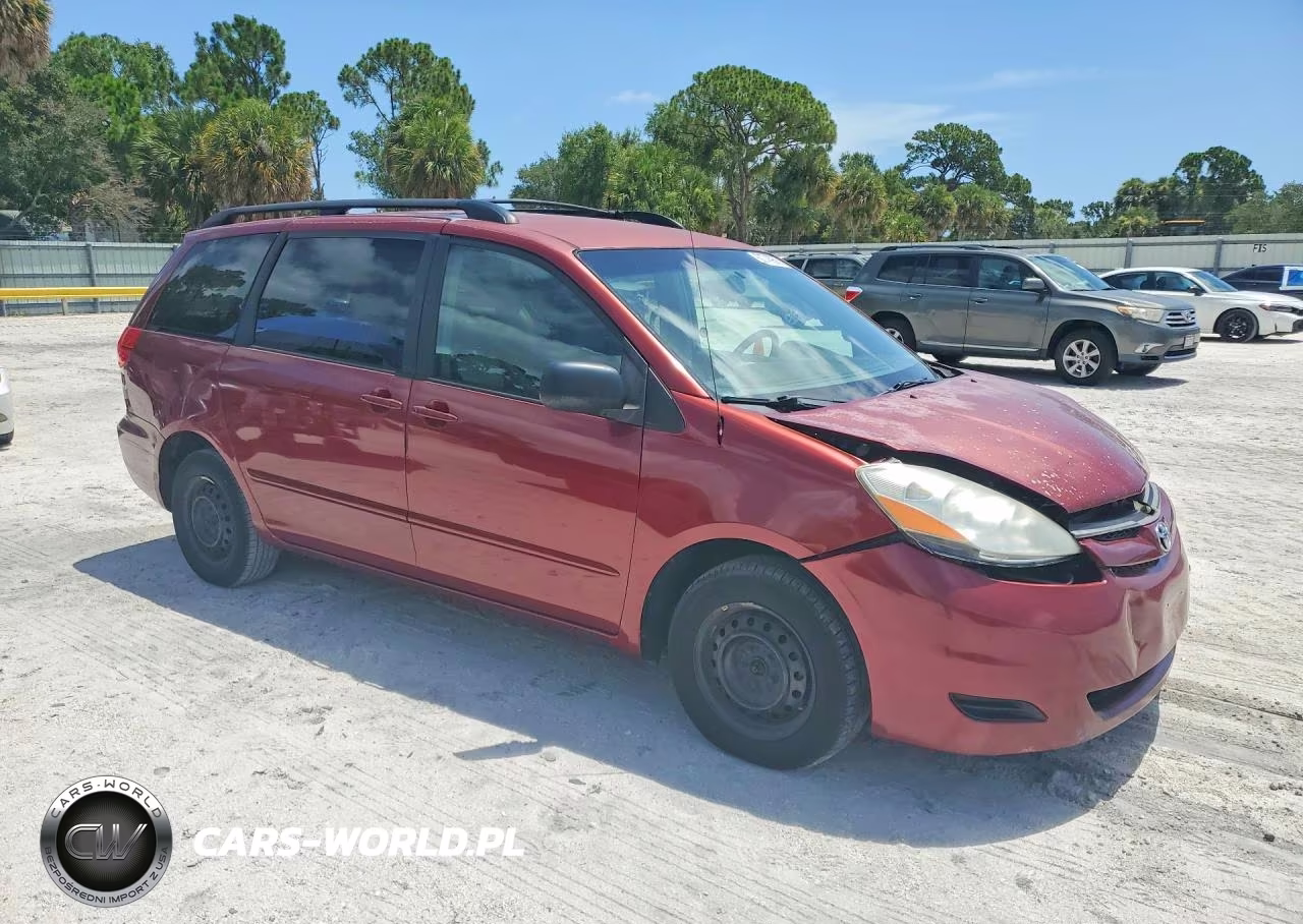 2010 Toyota Sienna Le 7-Passenger VIN:5TDKK4CC3AS323506 - 4
