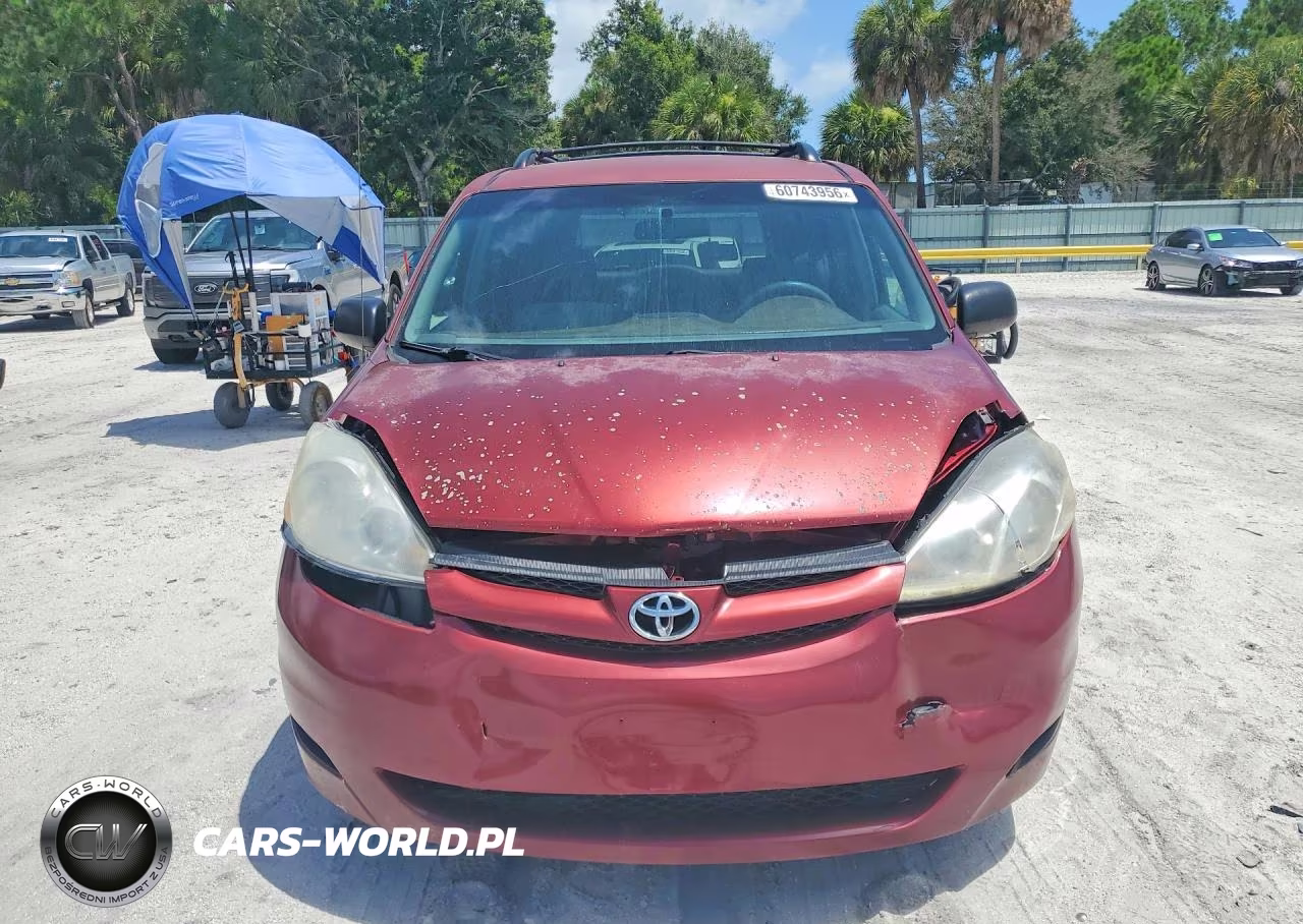 2010 Toyota Sienna Le 7-Passenger VIN:5TDKK4CC3AS323506 - 5
