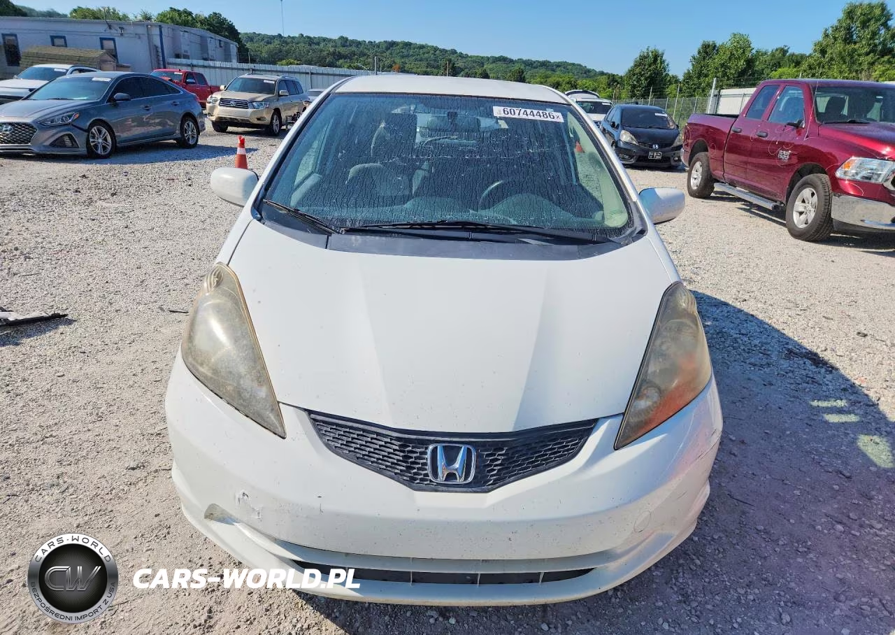 2013 Honda Fit VIN:JHMGE8H32DC082233 - 5