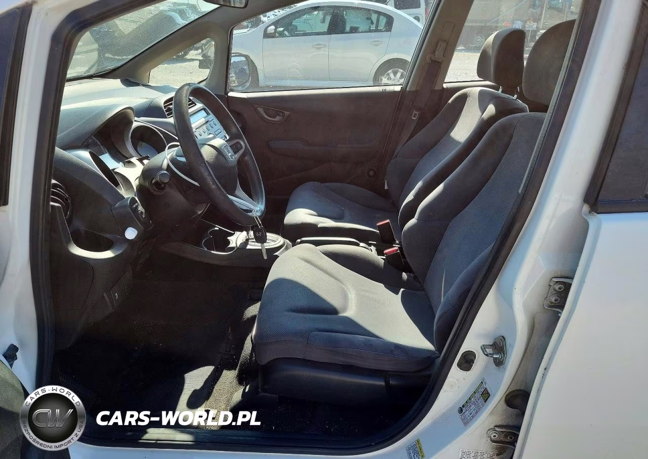 2013 Honda Fit VIN:JHMGE8H32DC082233 - 7