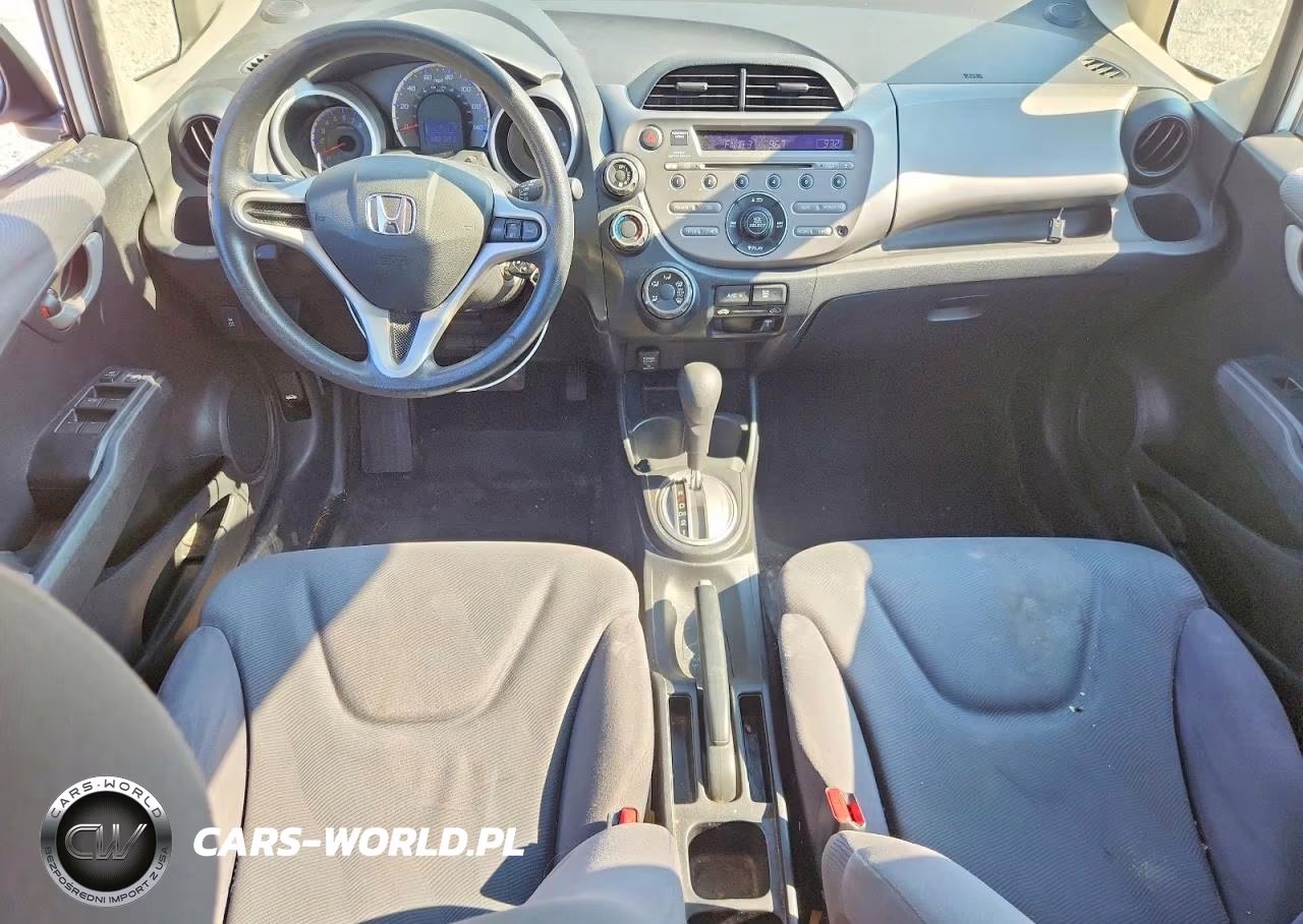 2013 Honda Fit VIN:JHMGE8H32DC082233 - 8