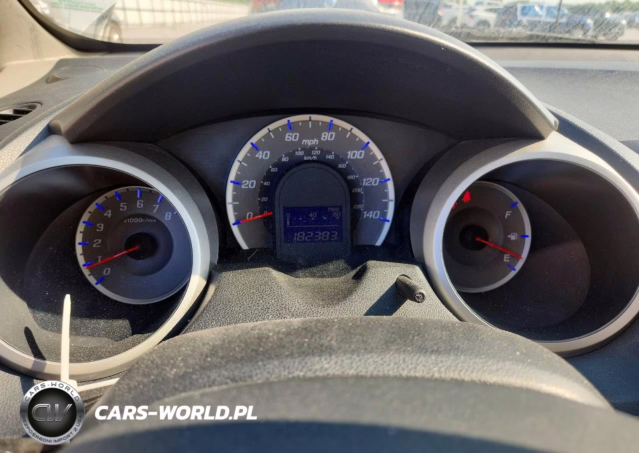 2013 Honda Fit VIN:JHMGE8H32DC082233 - 9