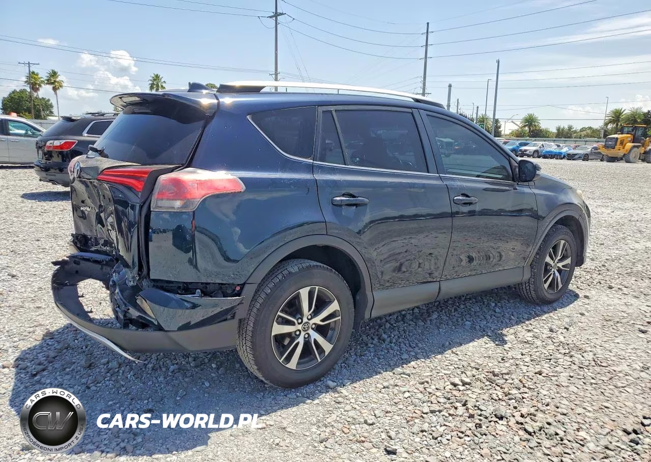 2018 Toyota Rav4 Xle VIN:JTMWFREV2JD115372 - 3