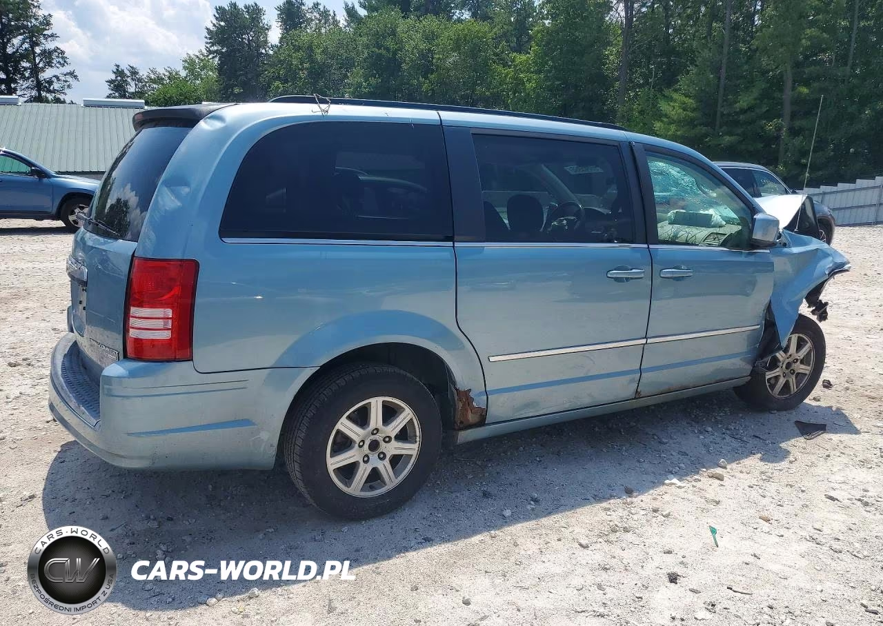 2010 Chrysler Town & Country Touring VIN:2A4RR5D17AR122398 - 3