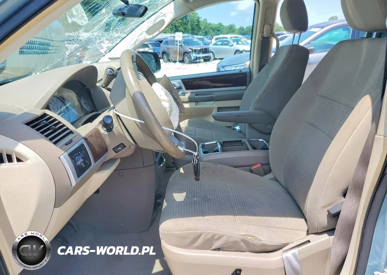 2010 Chrysler Town & Country Touring VIN:2A4RR5D17AR122398 - 7
