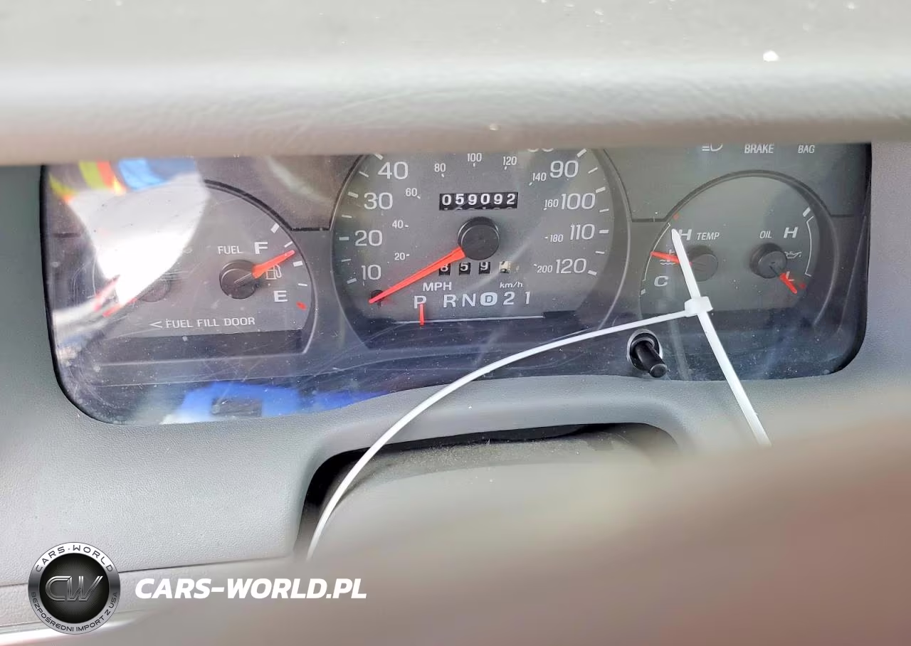 2000 Mercury Grand Marquis Gs VIN:2MEFM74W0YX662811 - 9