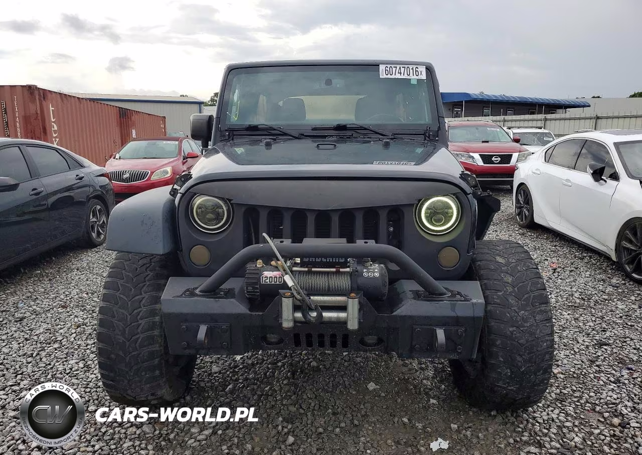 2015 Jeep Wrangler Unlimited Sport VIN:1C4HJWDG8FL764597 - 5