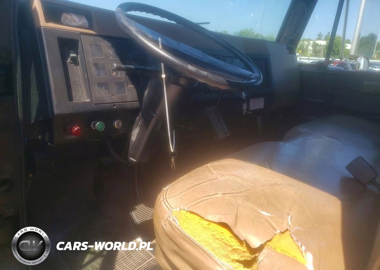 1990 International 4600 Box Truck VIN:1HTSAZPM5LH251463 - 8