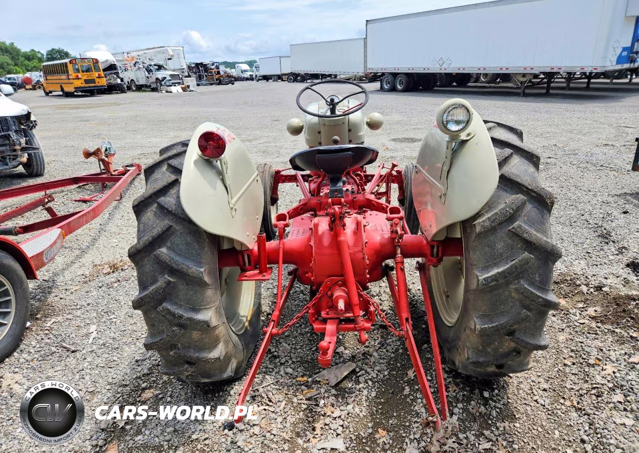 1953 Ford Tractor VIN:EAE6015D - 6