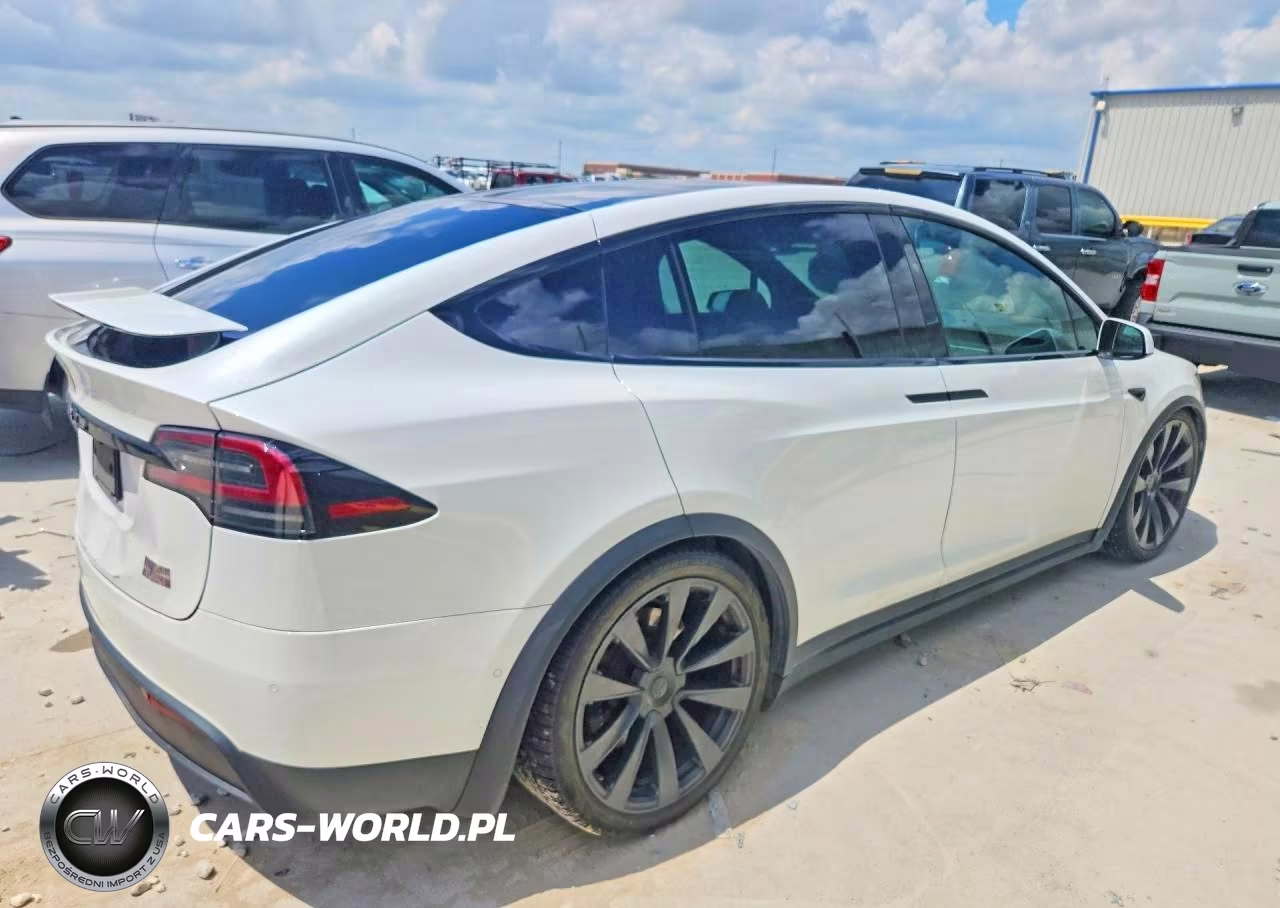 2022 Tesla Model X VIN:7SAXCBE61NF357746 - 3