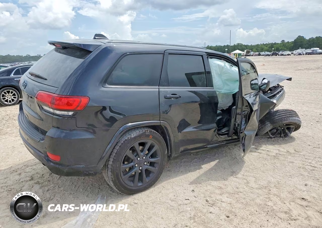 2021 Jeep Grand Cherokee Laredo VIN:1C4RJEAG7MC784632 - 3