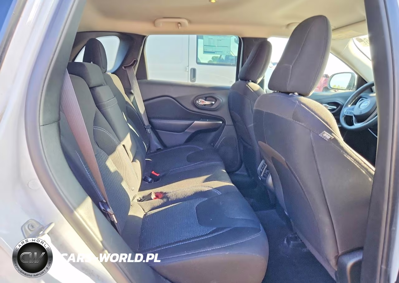 2019 Jeep Cherokee Latitude VIN:1C4PJMCX7KD218668 - 11