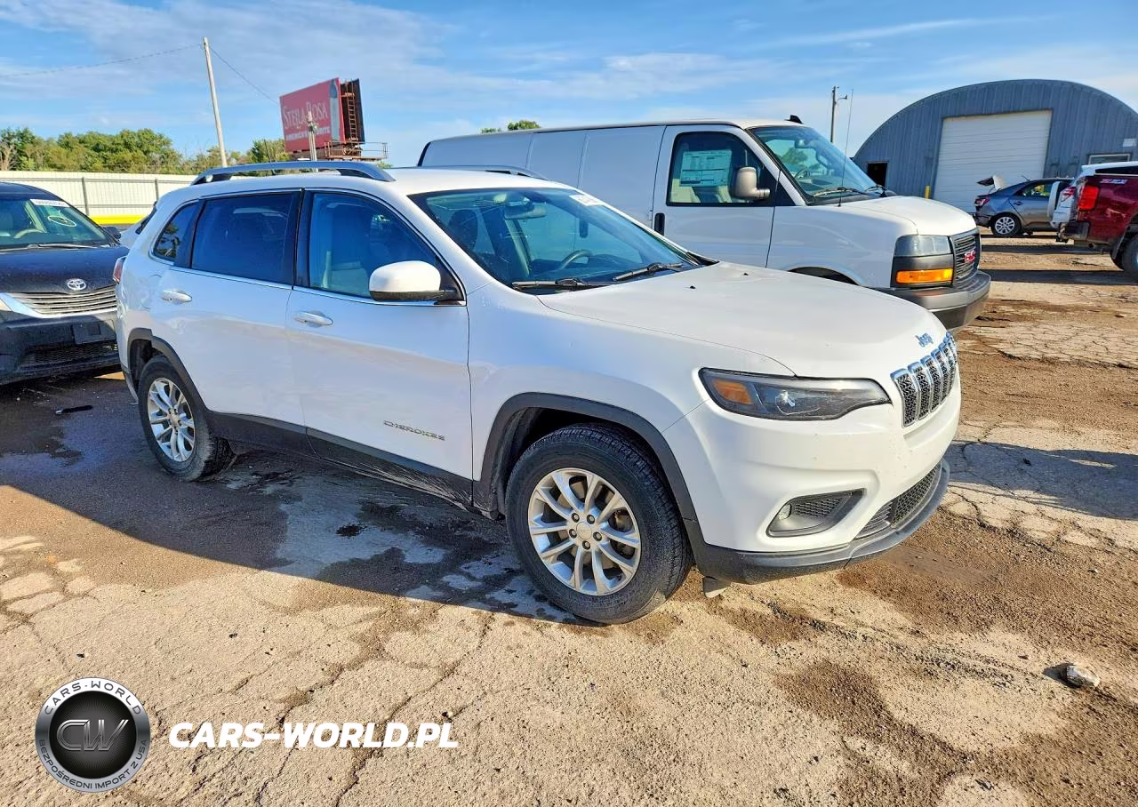 2019 Jeep Cherokee Latitude VIN:1C4PJMCX7KD218668 - 4